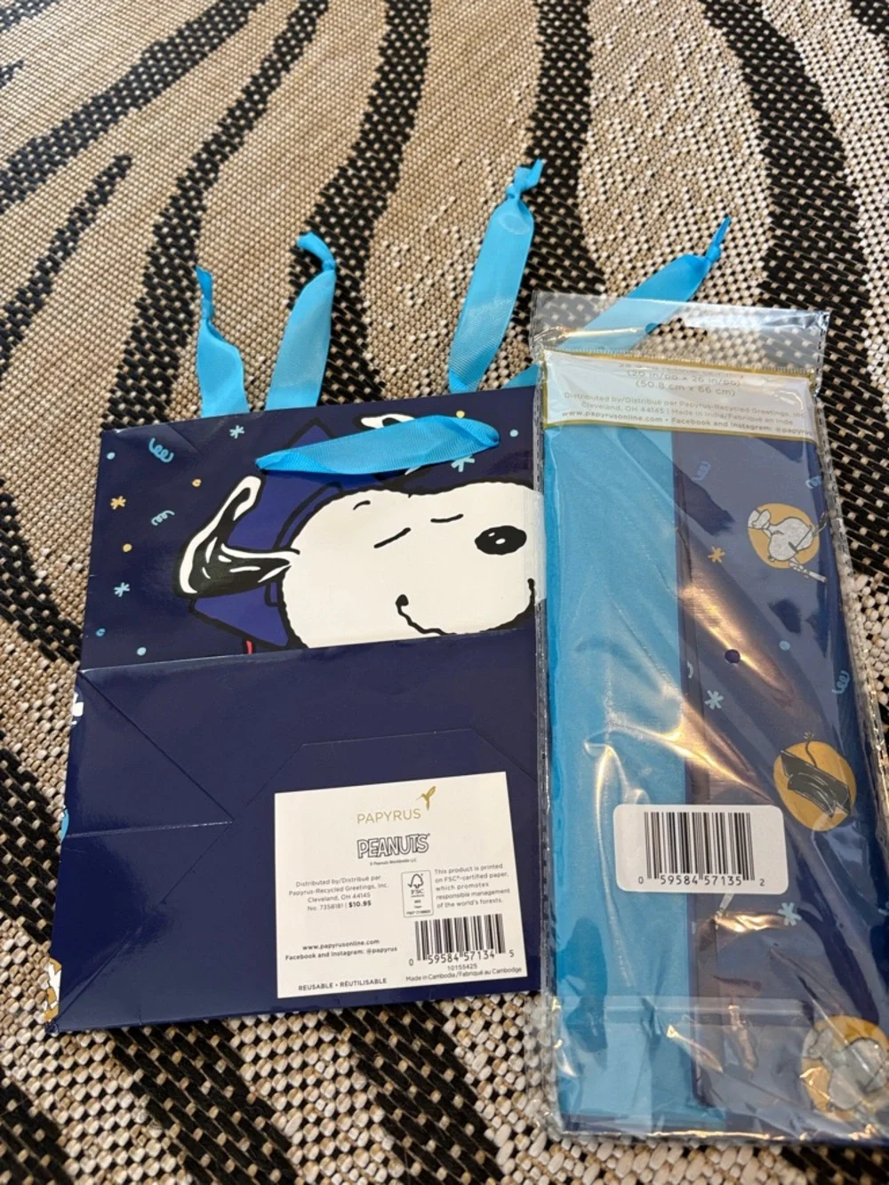 🆕Papyrus Snoopy And Woodstock Graduation Bag And Tissue Bundle